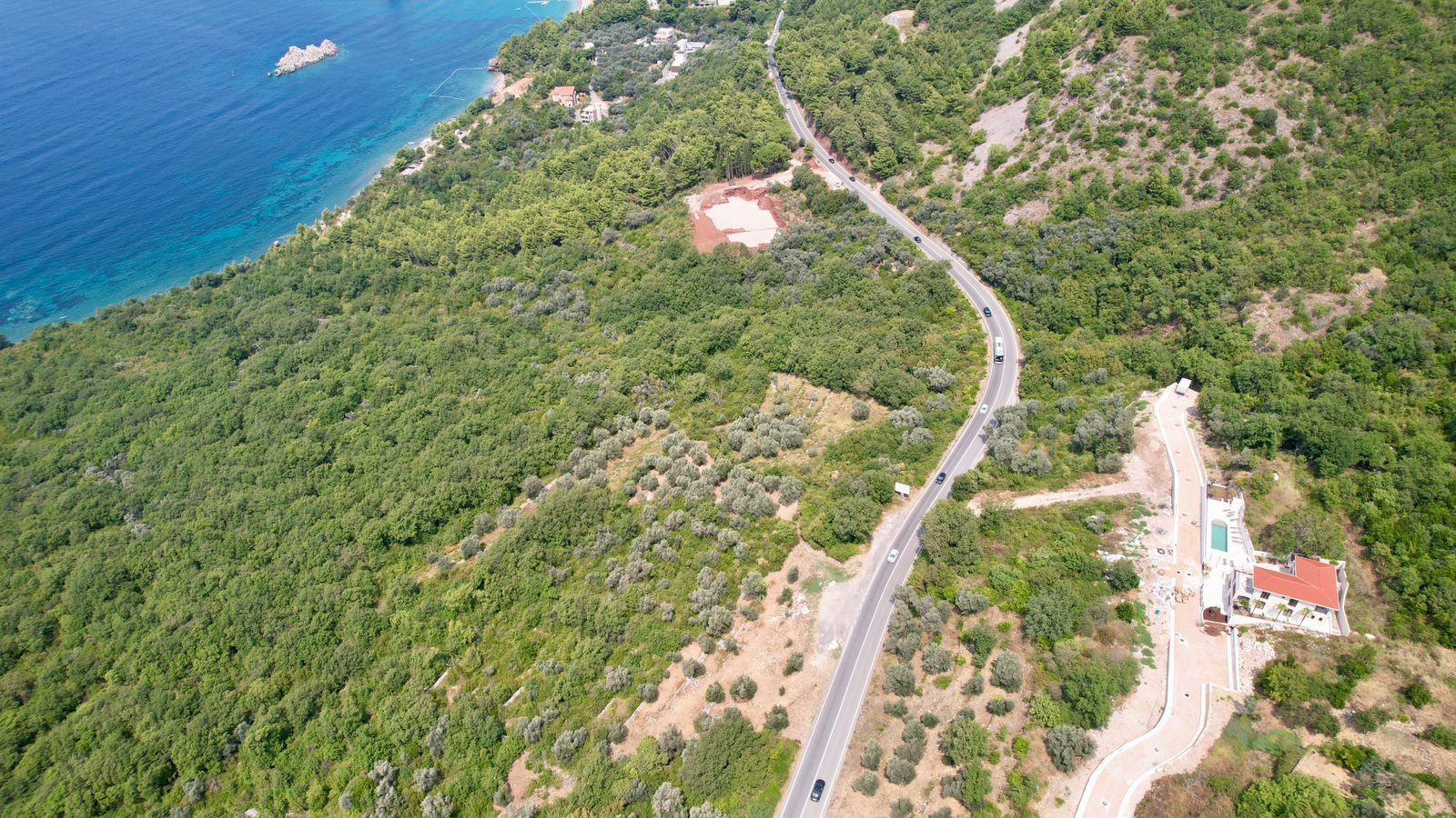 Prodaja građevinskog zemljista 2.682 m² za izgradnju 5 luksuznih vila sa pogledom na more – Blizikuće, Budva - Amfora Real Estate