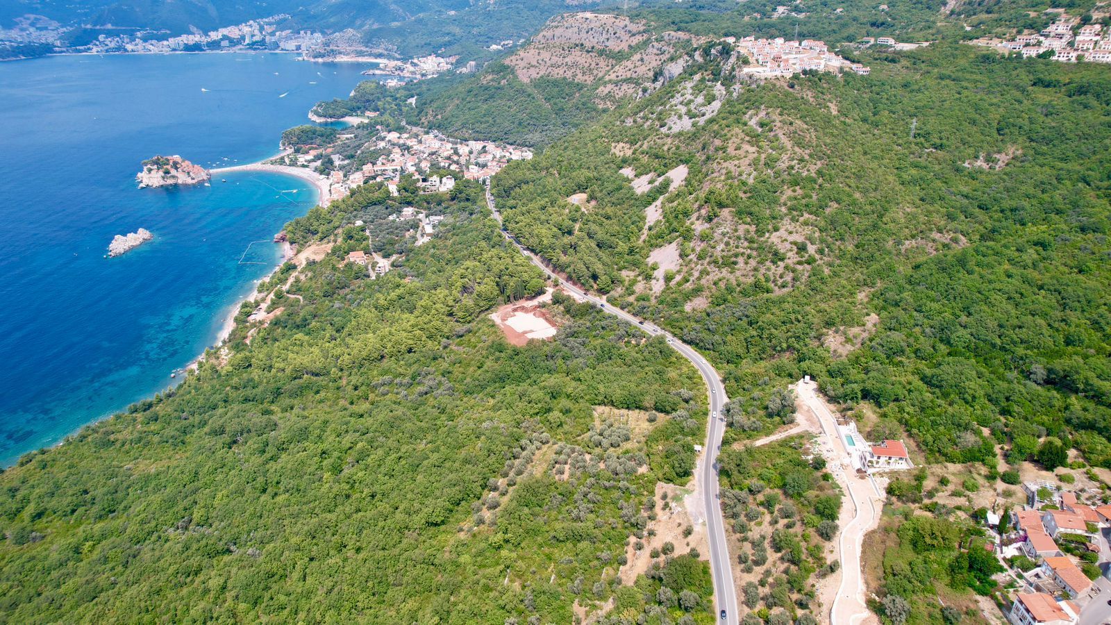 Prodaja građevinskog zemljista 2.682 m² za izgradnju 5 luksuznih vila sa pogledom na more – Blizikuće, Budva - Amfora Real Estate