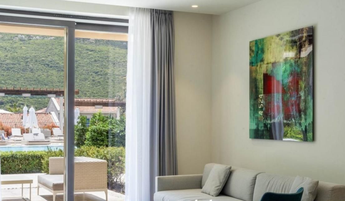 amforaproperty.com/Luksuzan jednosoban stan sa direktnim pristupom bazenu u Portonovi Village Residences, Herceg Novi