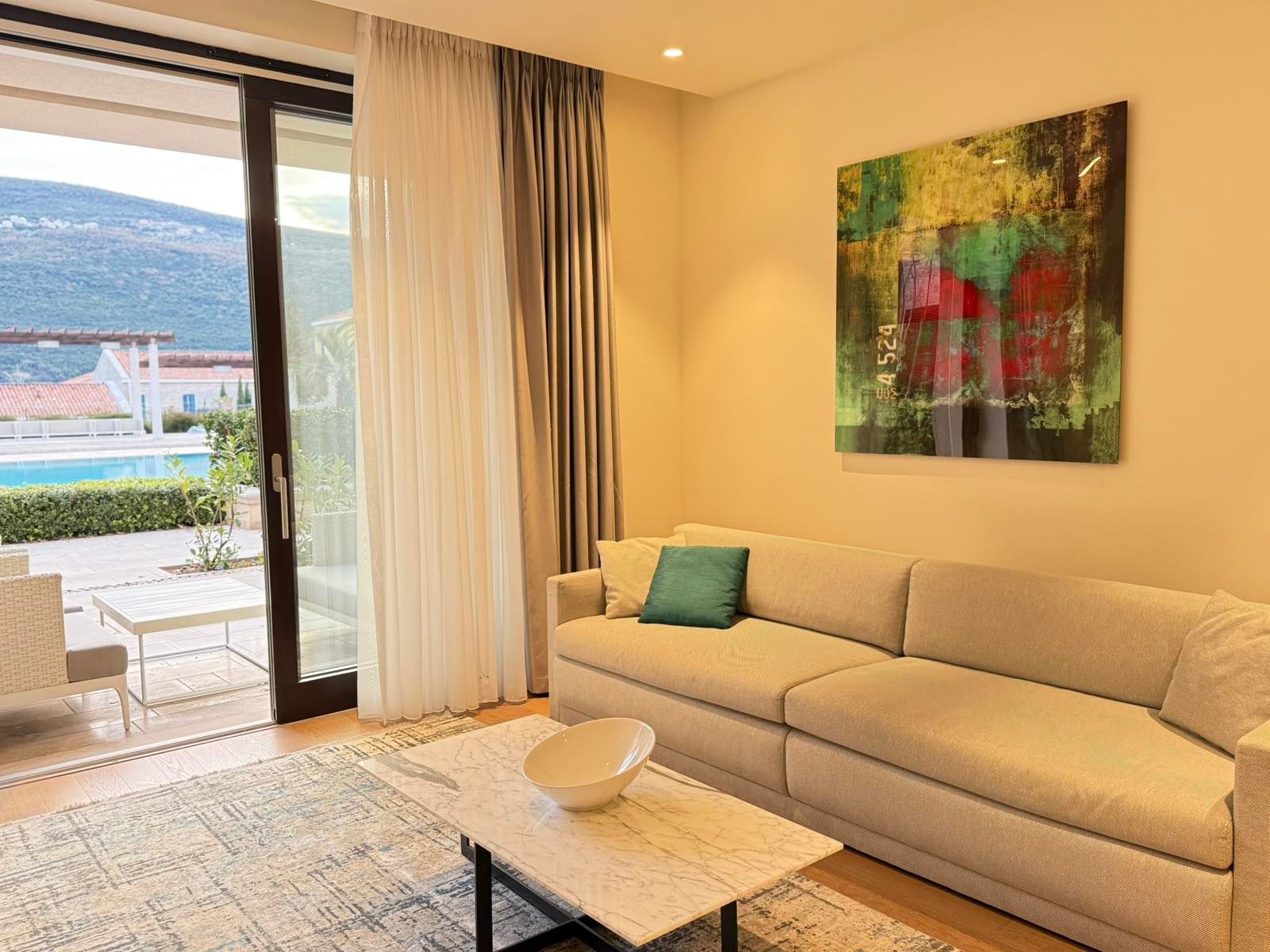 amforaproperty.com/Luksuzan jednosoban stan sa direktnim pristupom bazenu u Portonovi Village Residences, Herceg Novi