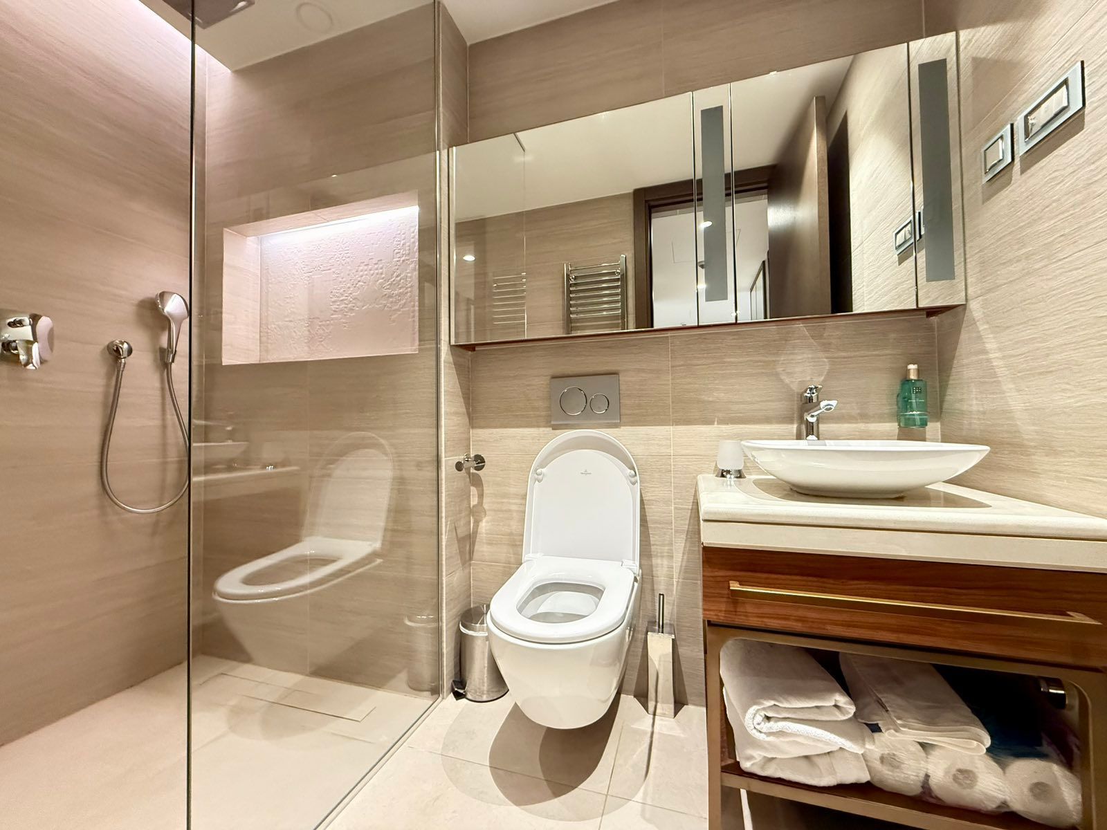 amforaproperty.com/Luksuzan jednosoban stan sa direktnim pristupom bazenu u Portonovi Village Residences, Herceg Novi