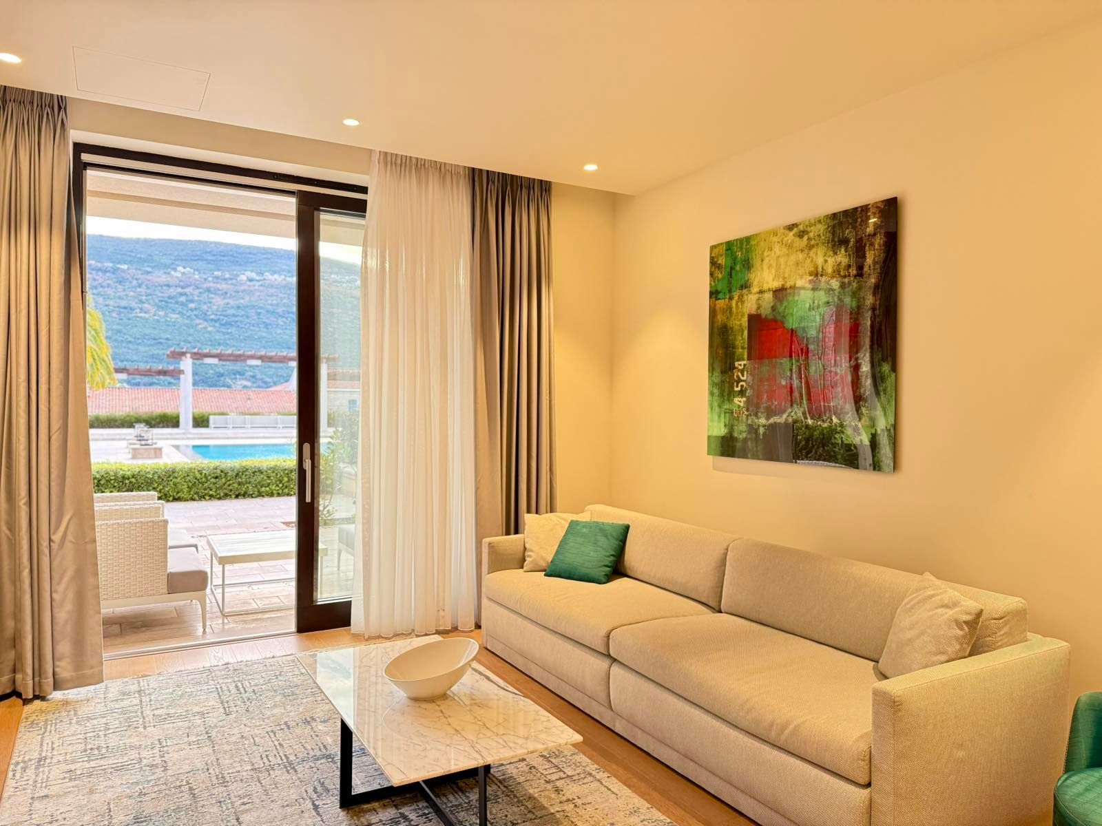 amforaproperty.com/Luksuzan jednosoban stan sa direktnim pristupom bazenu u Portonovi Village Residences, Herceg Novi