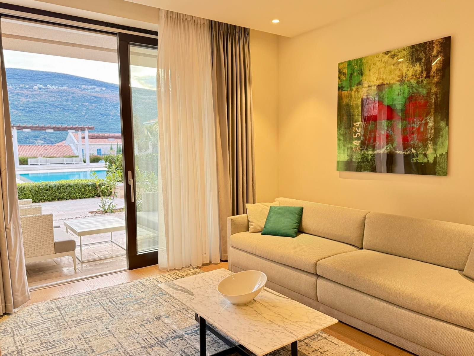 amforaproperty.com/Luksuzan jednosoban stan sa direktnim pristupom bazenu u Portonovi Village Residences, Herceg Novi