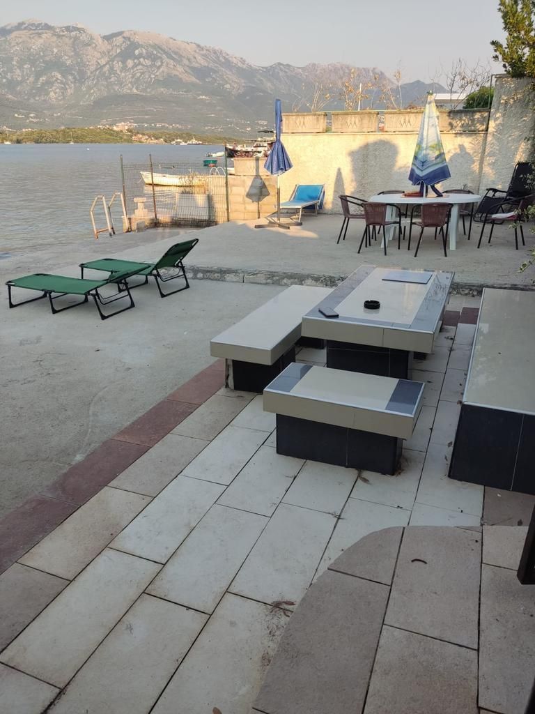 amforaproperty.com/Dve kuće na obali mora u Đuraševićima, Tivat – 387 m²