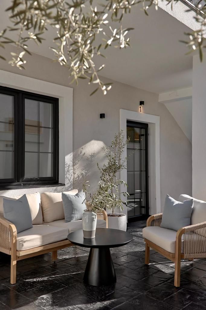 amforaproperty.com/Nova Luksuzna Vila u Tivtu – 424 m²