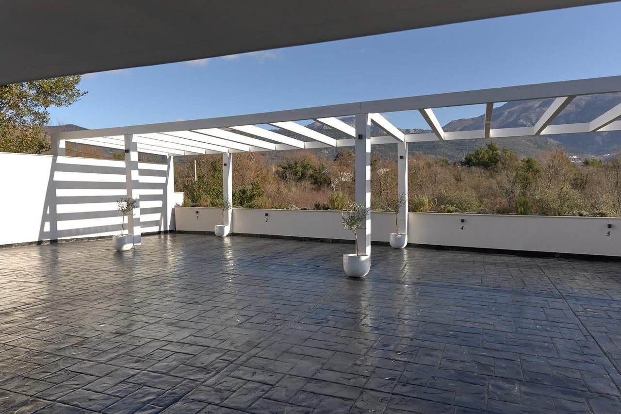 amforaproperty.com/Nova Luksuzna Vila u Tivtu – 424 m²