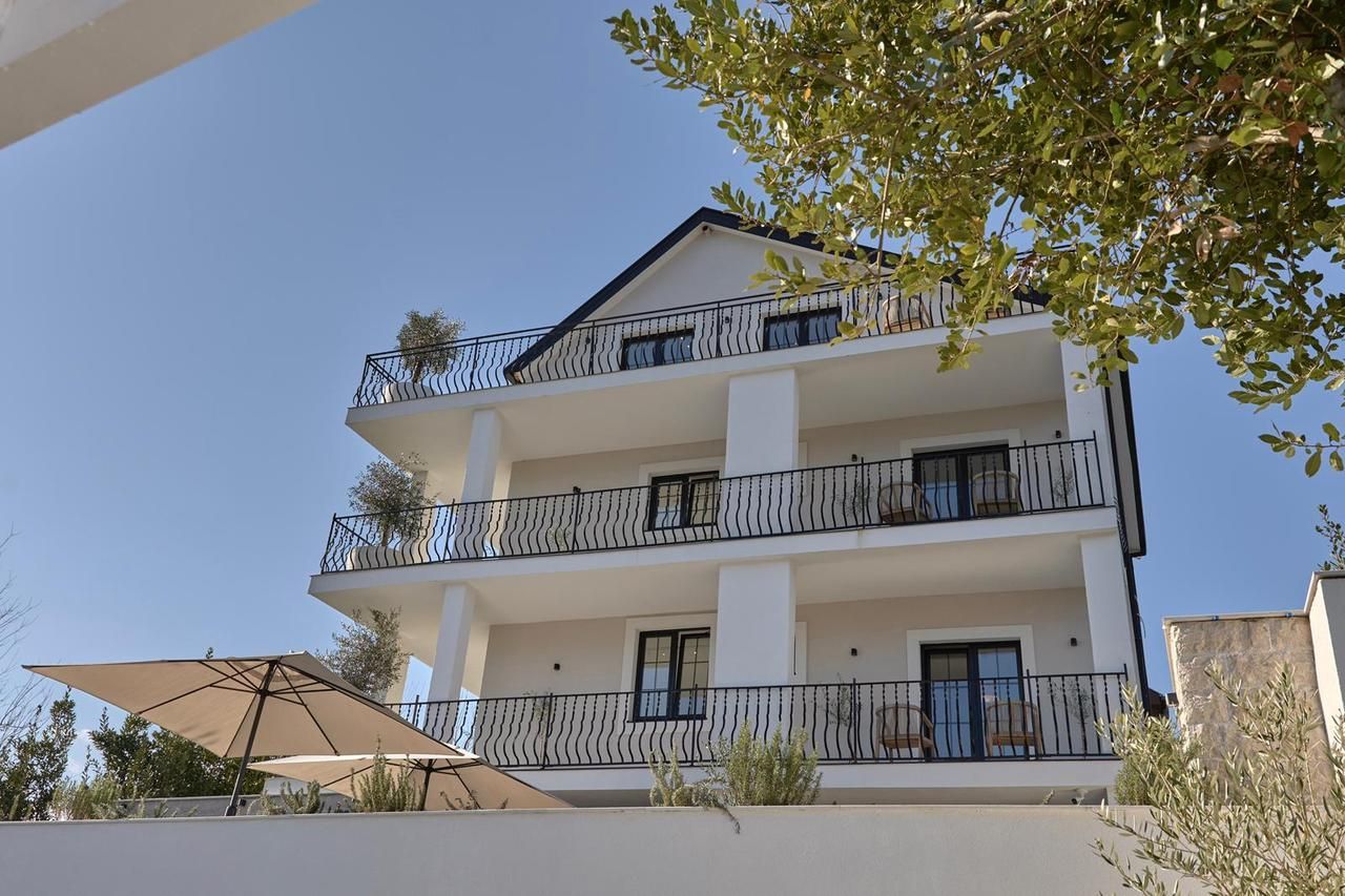 amforaproperty.com/Nova Luksuzna Vila u Tivtu – 424 m²