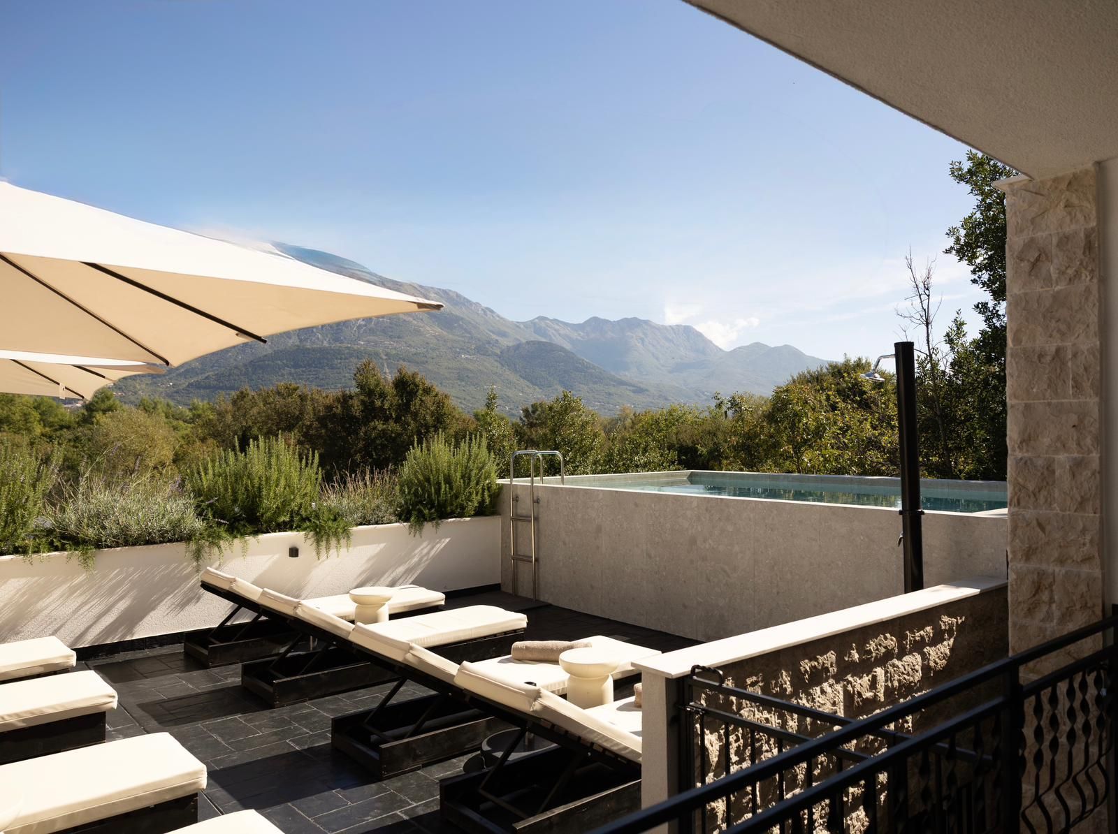 Nova Luksuzna Vila u Tivtu – 424 m² - Amfora Real Estate