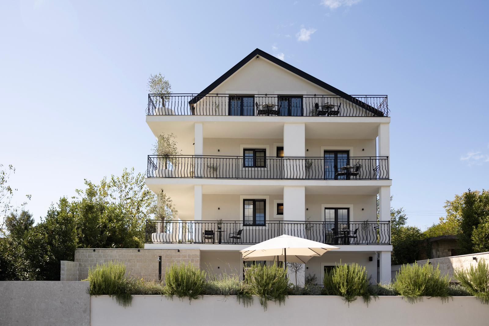 Nova Luksuzna Vila u Tivtu – 424 m² - Amfora Real Estate