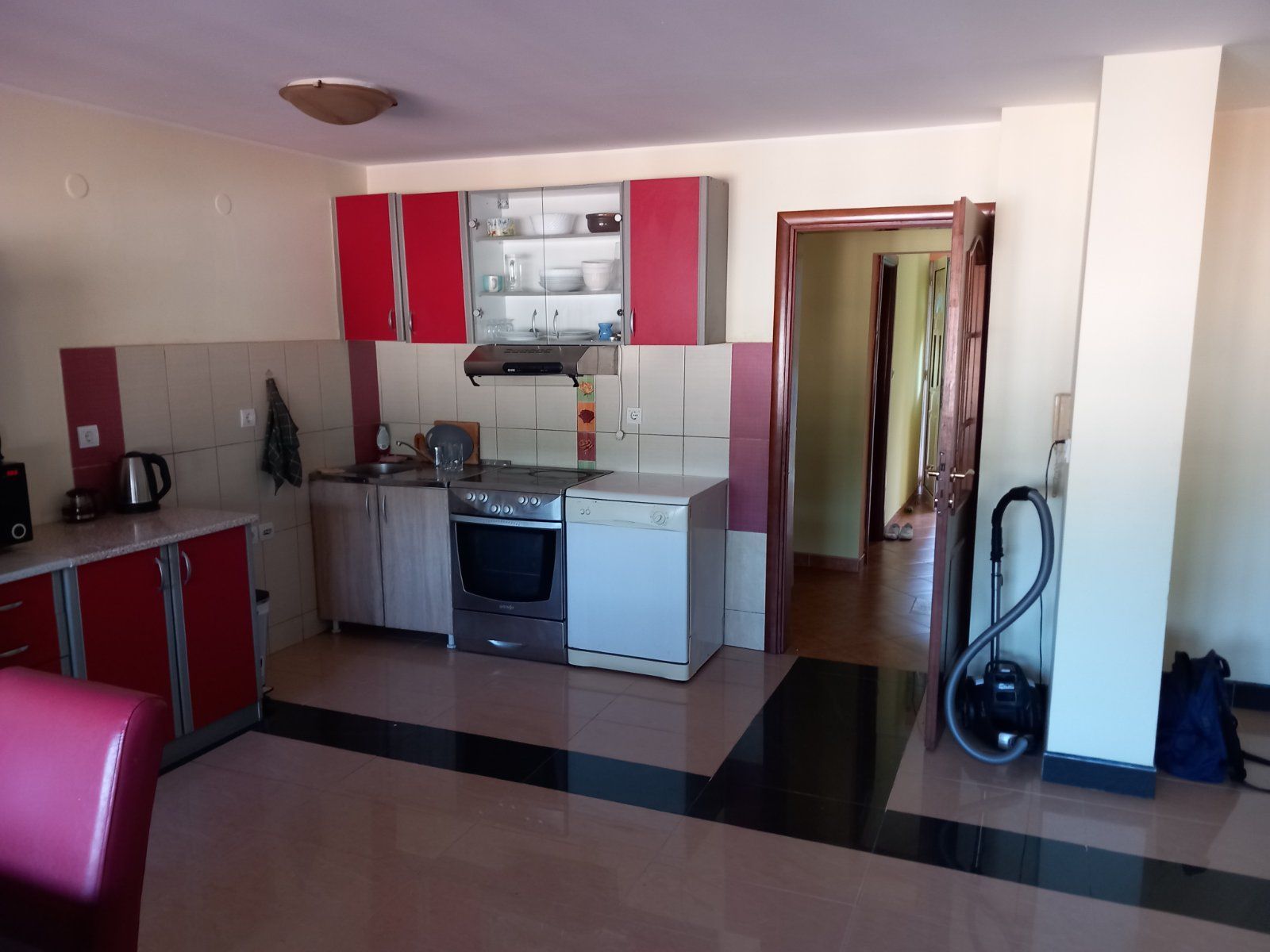 amforaproperty.com/Izdavanje,Budva,Babin Do-Dvosoban moderno opremljen stan 85m2 sa pogledom na more i grad (NA DUZI PERIOD)