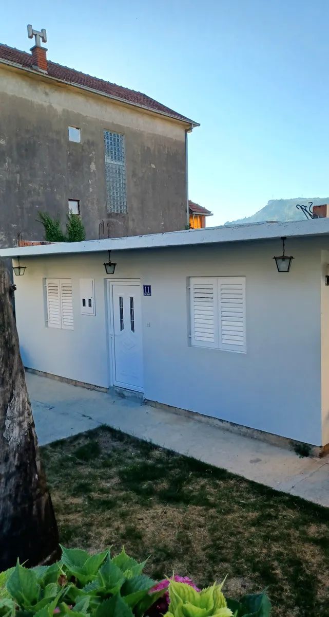 amforaproperty.com/Dvosobna kuća od 60m² sa mogućnošću nadogradnje- Podi, Herceg Novi