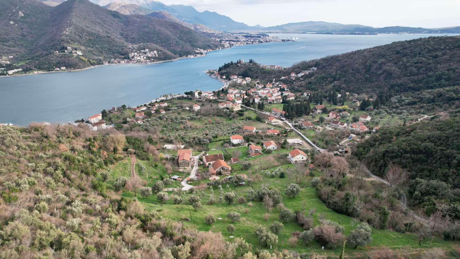 amforaproperty.com/Zemljište sa pogledom na more, 750m², Kamenari, Herceg Novi