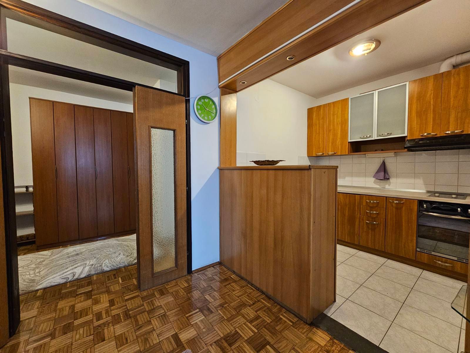 amforaproperty.com/Jednosoban namesten stan u Budvi (na duzi period)