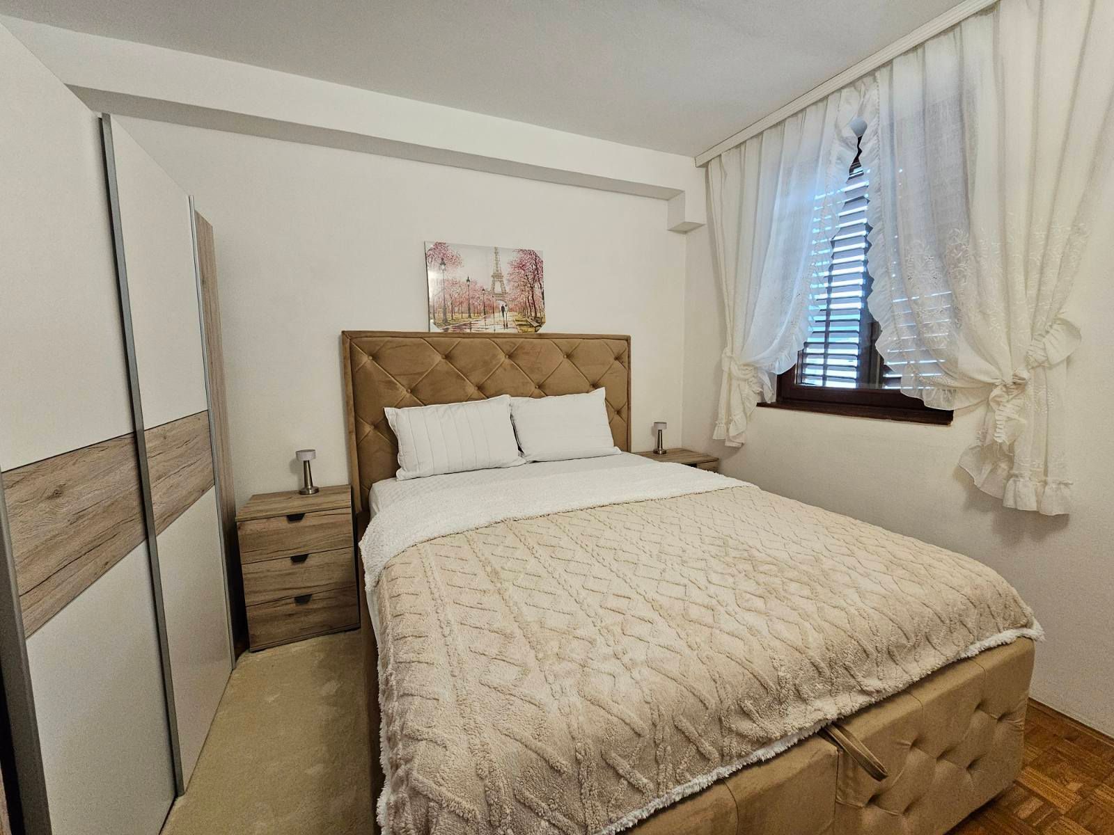 amforaproperty.com/Jednosoban namesten stan u Budvi (na duzi period)