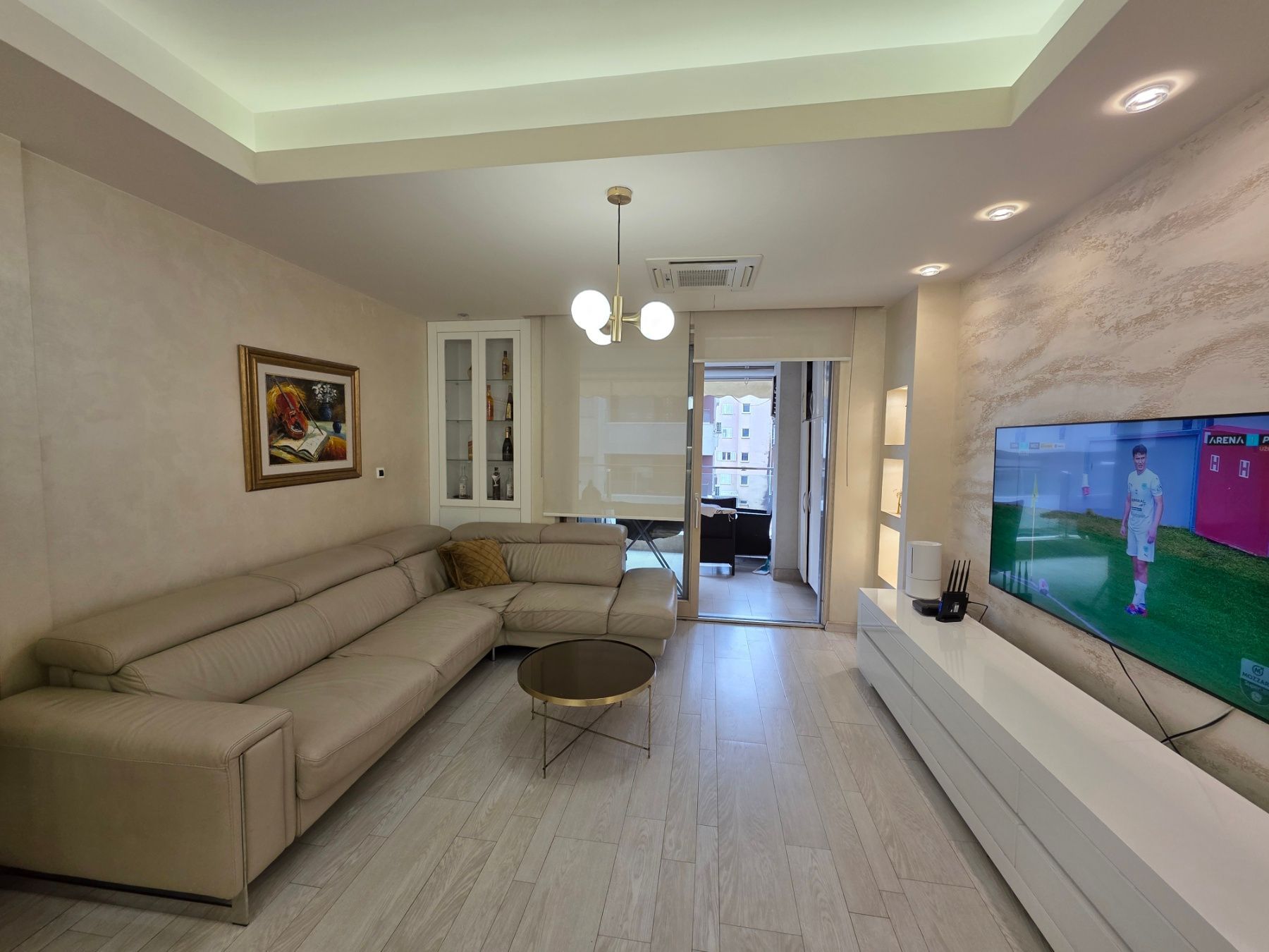 amforaproperty.com/Luksuzno opremljen dvosoban stan 80m² u Budvi,Rozino
