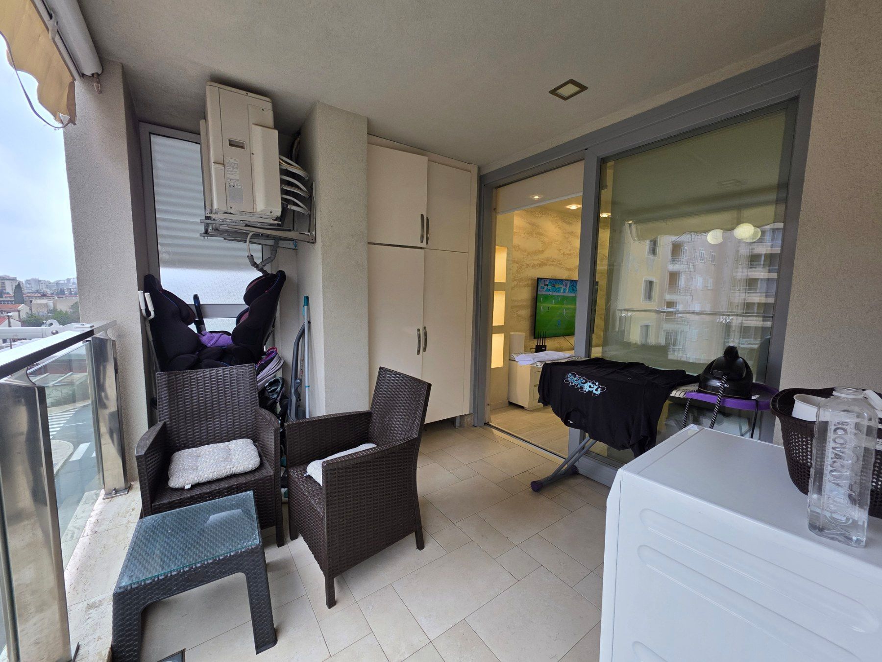 amforaproperty.com/Luksuzno opremljen dvosoban stan 80m² u Budvi,Rozino