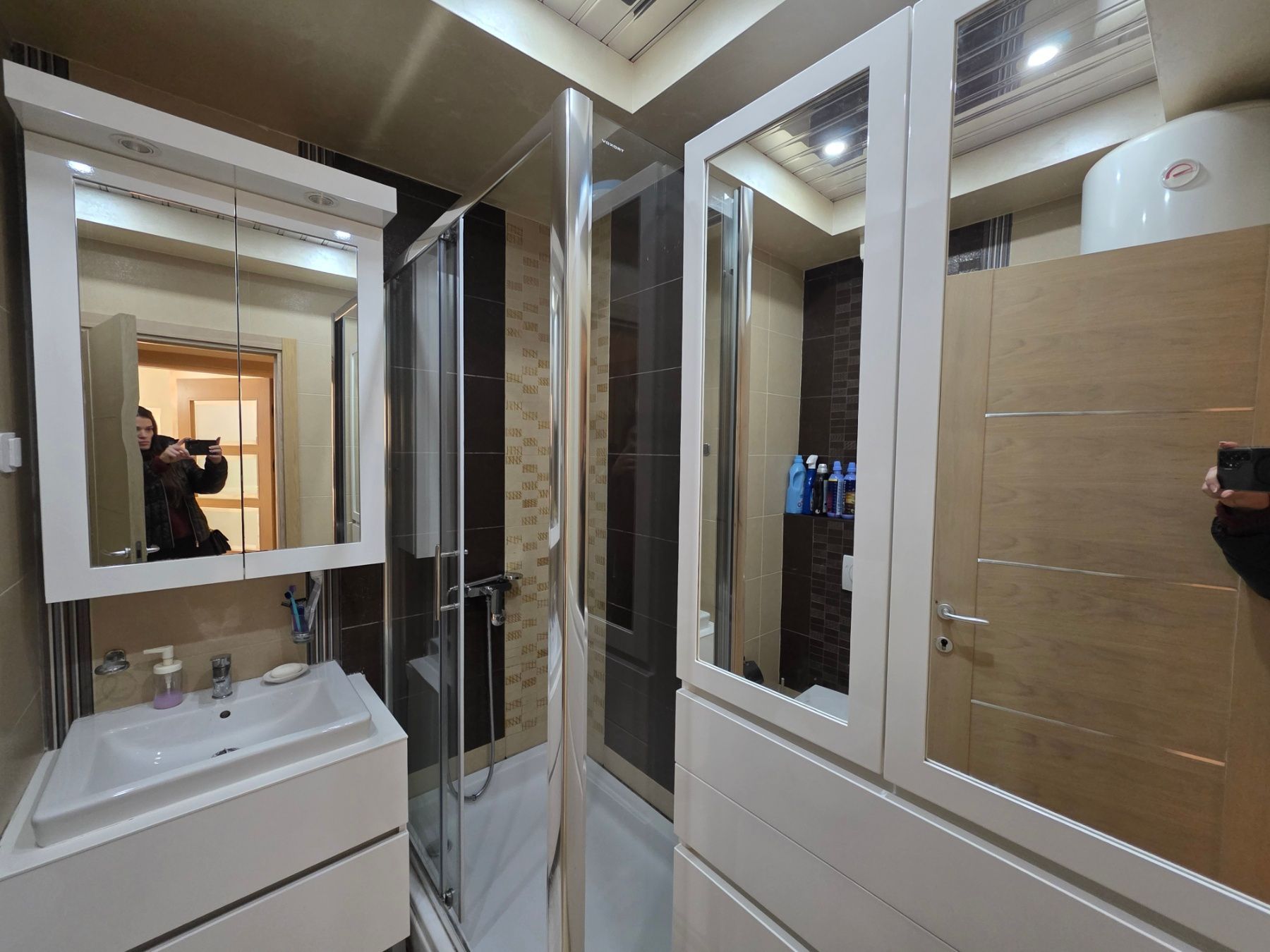 amforaproperty.com/Luksuzno opremljen dvosoban stan 80m² u Budvi,Rozino