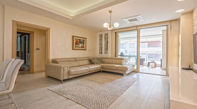 amforaproperty.com/Luksuzno opremljen dvosoban stan 80m² u Budvi,Rozino