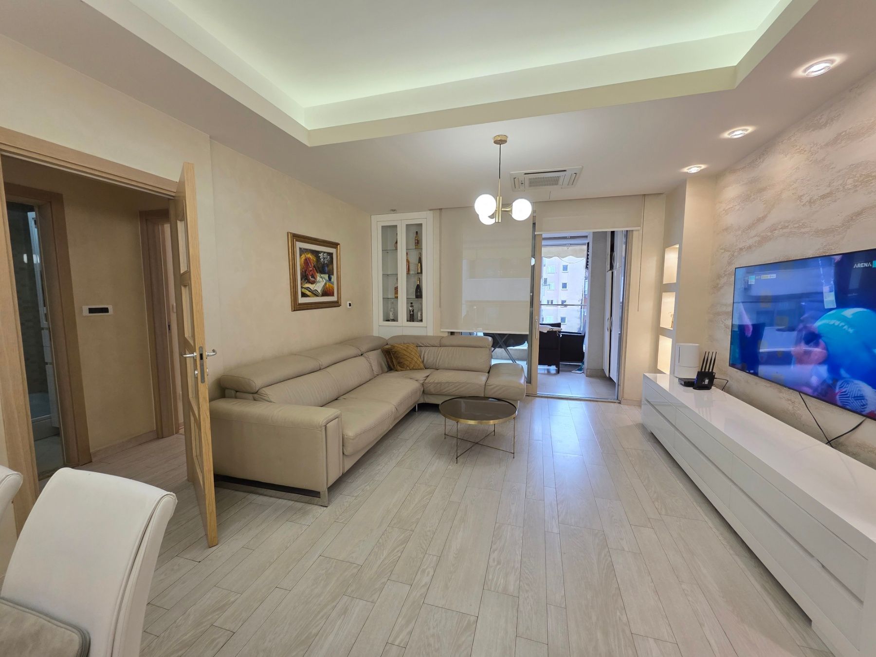 amforaproperty.com/Luksuzno opremljen dvosoban stan 80m² u Budvi,Rozino
