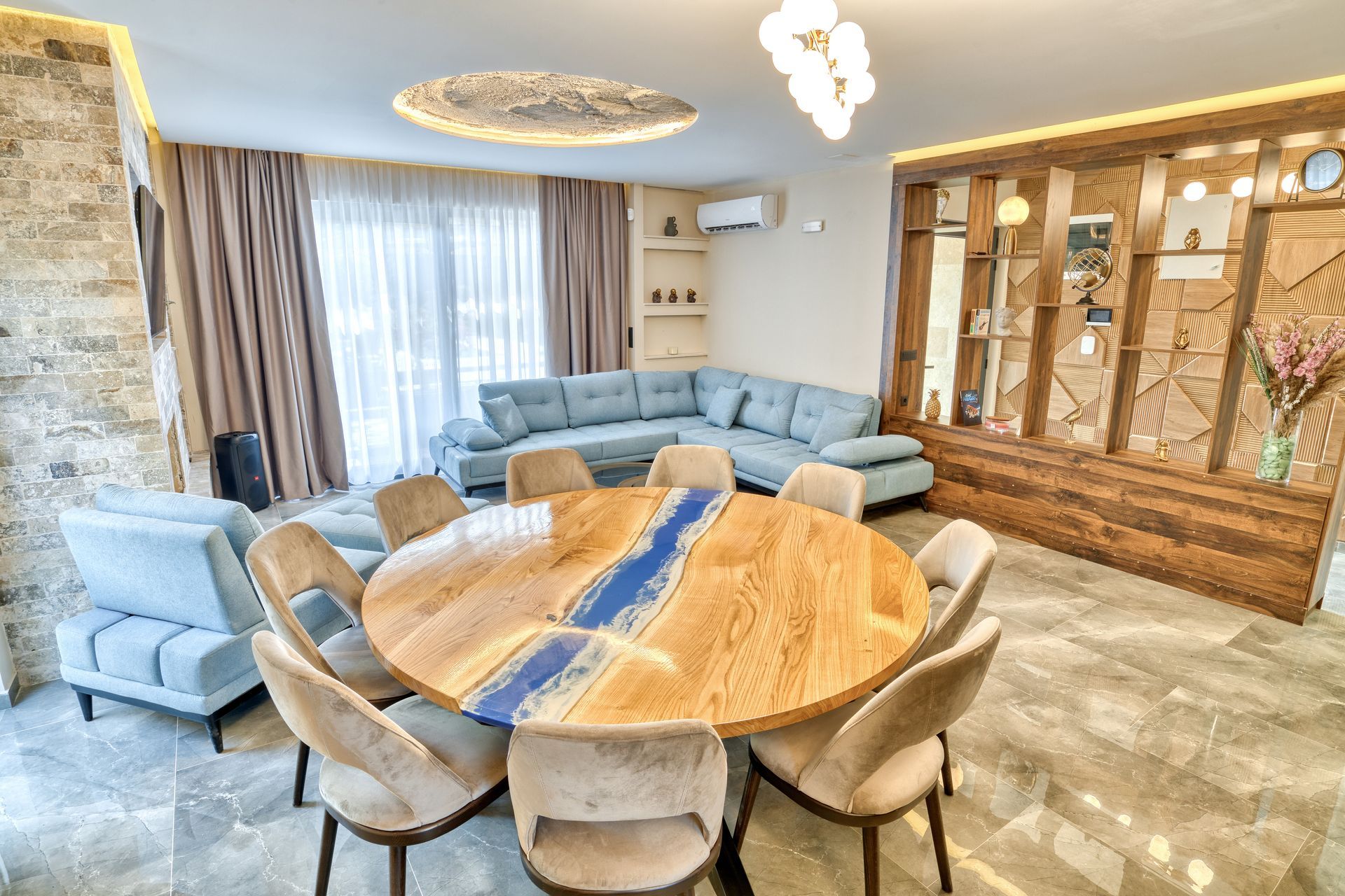 Izdavanje,Kotor,Zagora-Ekskluzivna Vila sa Bazenom, Krovnom Terasom, Đakuzijem i Letnjom Kuhinjom (NA PERIOD DO 01.05.2026) - Amfora Real Estate