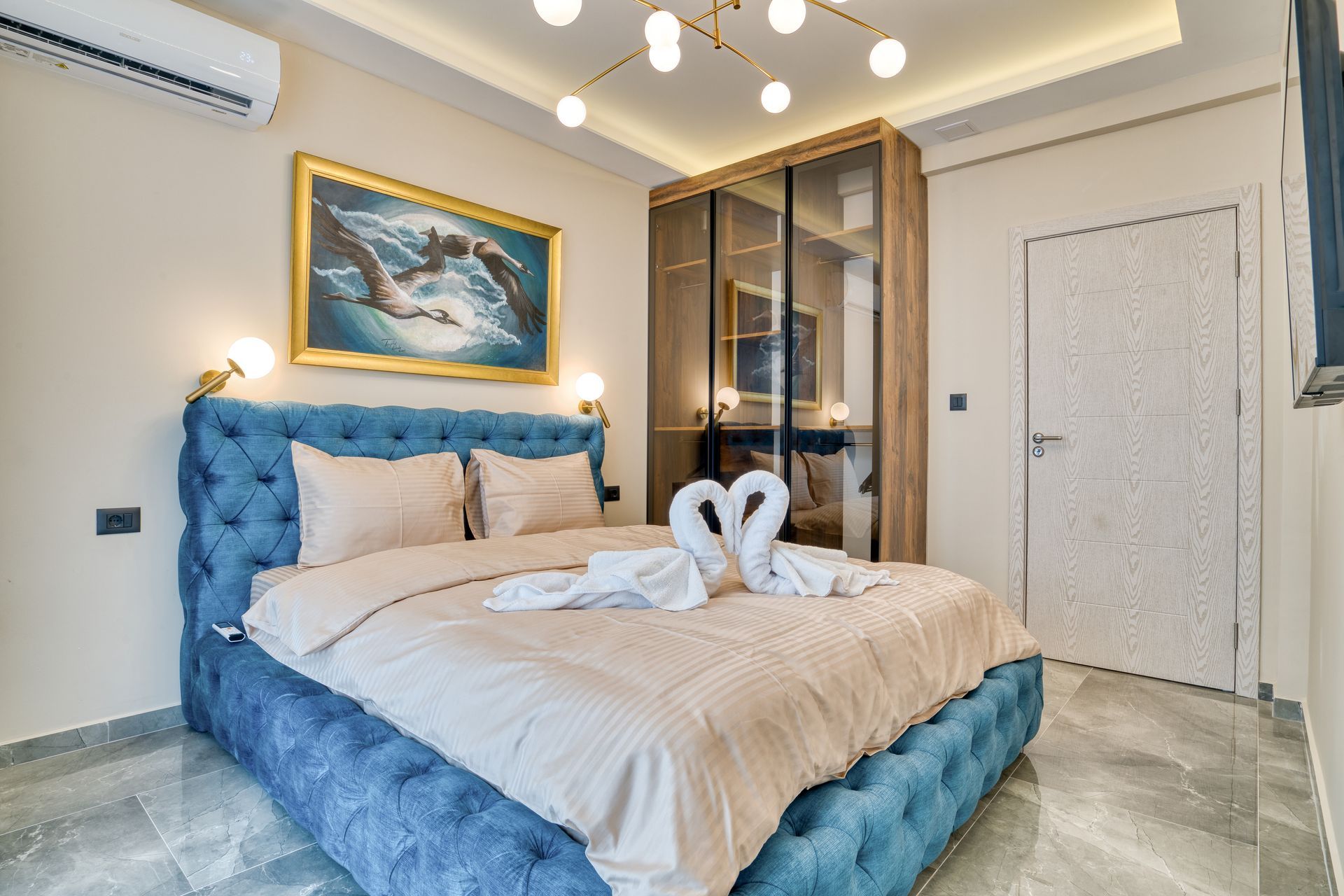 Izdavanje,Kotor,Zagora-Ekskluzivna Vila sa Bazenom, Krovnom Terasom, Đakuzijem i Letnjom Kuhinjom (NA PERIOD DO 01.05.2026) - Amfora Real Estate