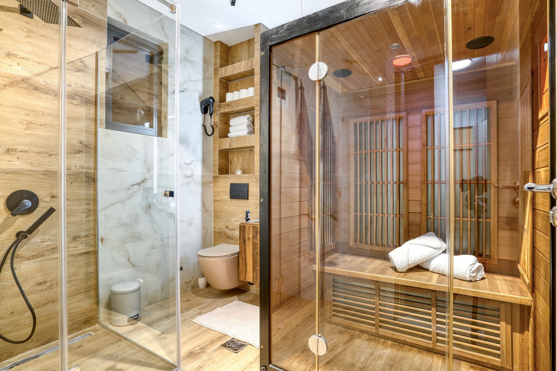 Izdavanje,Kotor,Zagora-Ekskluzivna Vila sa Bazenom, Krovnom Terasom, Đakuzijem i Letnjom Kuhinjom (NA PERIOD DO 01.05.2026) - Amfora Real Estate