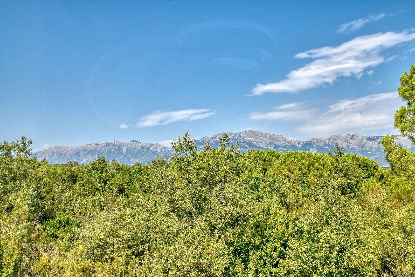 Izdavanje,Kotor,Zagora-Ekskluzivna Vila sa Bazenom, Krovnom Terasom, Đakuzijem i Letnjom Kuhinjom (NA PERIOD DO 01.05.2026) - Amfora Real Estate