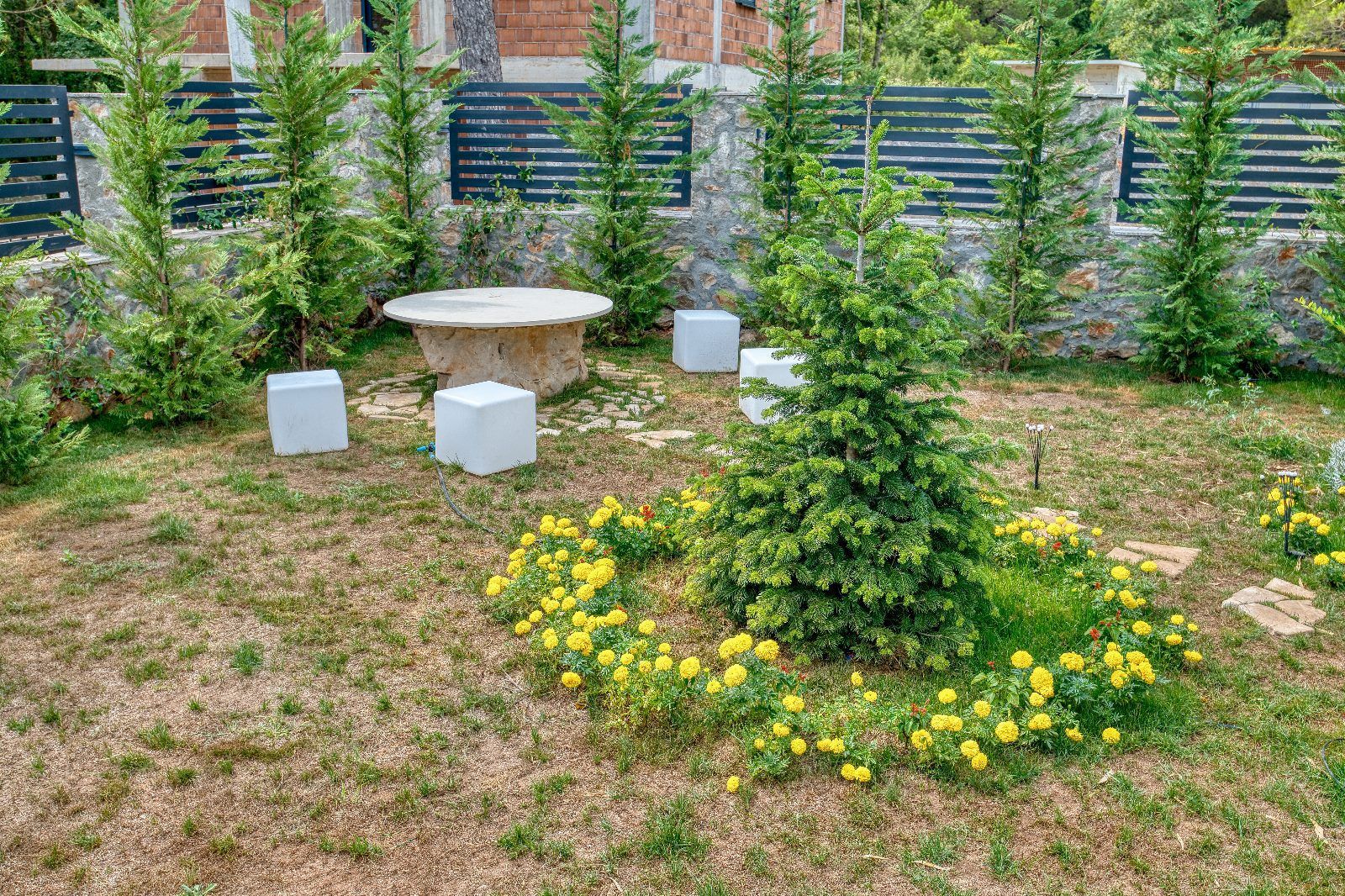 Izdavanje,Kotor,Zagora-Ekskluzivna Vila sa Bazenom, Krovnom Terasom, Đakuzijem i Letnjom Kuhinjom (NA PERIOD DO 01.05.2026) - Amfora Real Estate