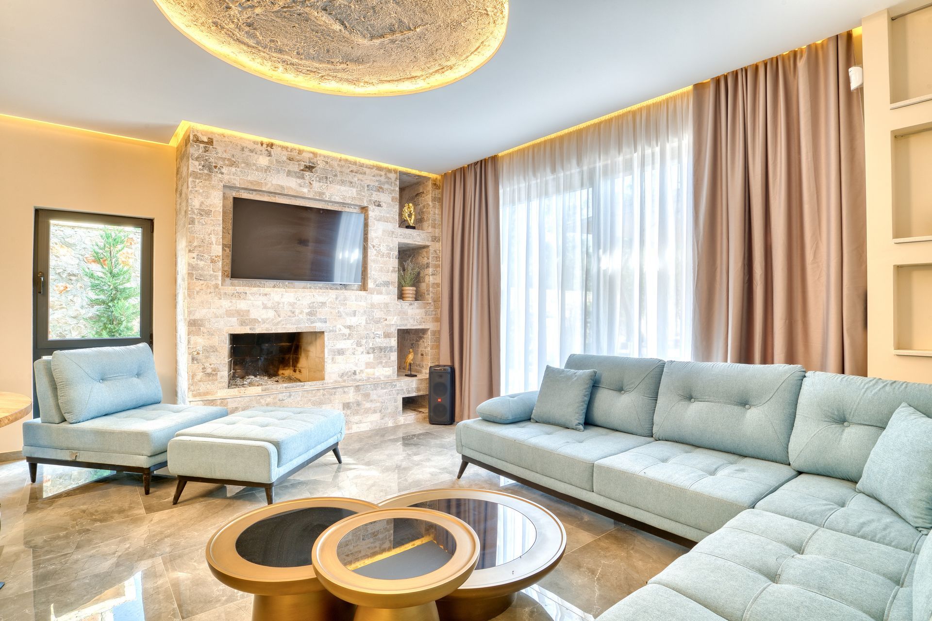 Izdavanje,Kotor,Zagora-Ekskluzivna Vila sa Bazenom, Krovnom Terasom, Đakuzijem i Letnjom Kuhinjom (NA PERIOD DO 01.05.2026) - Amfora Real Estate