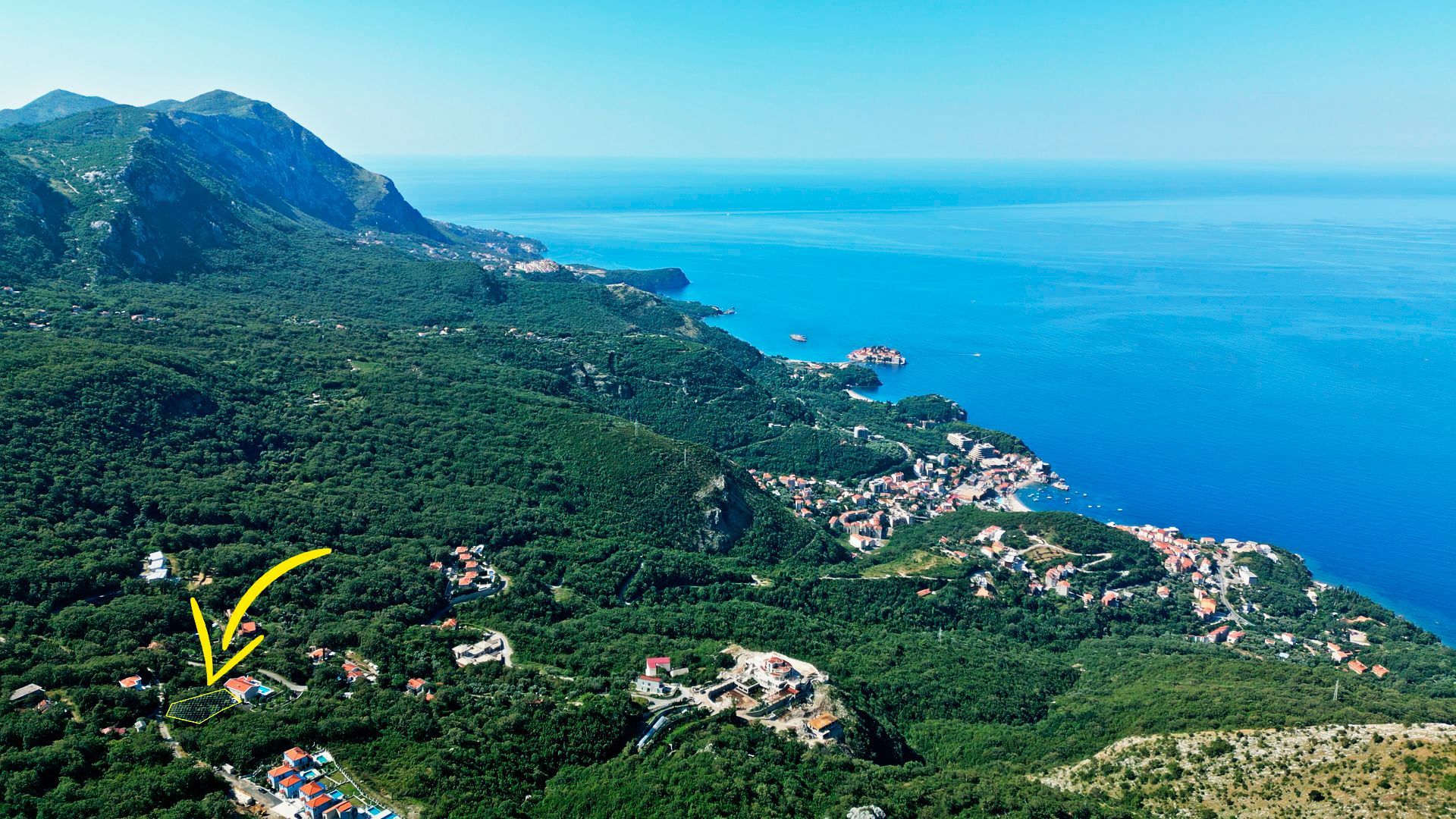 amforaproperty.com/Urbanizovano zemljište 802m² sa panoramskim pogledom na more u Kuljačama, Budva