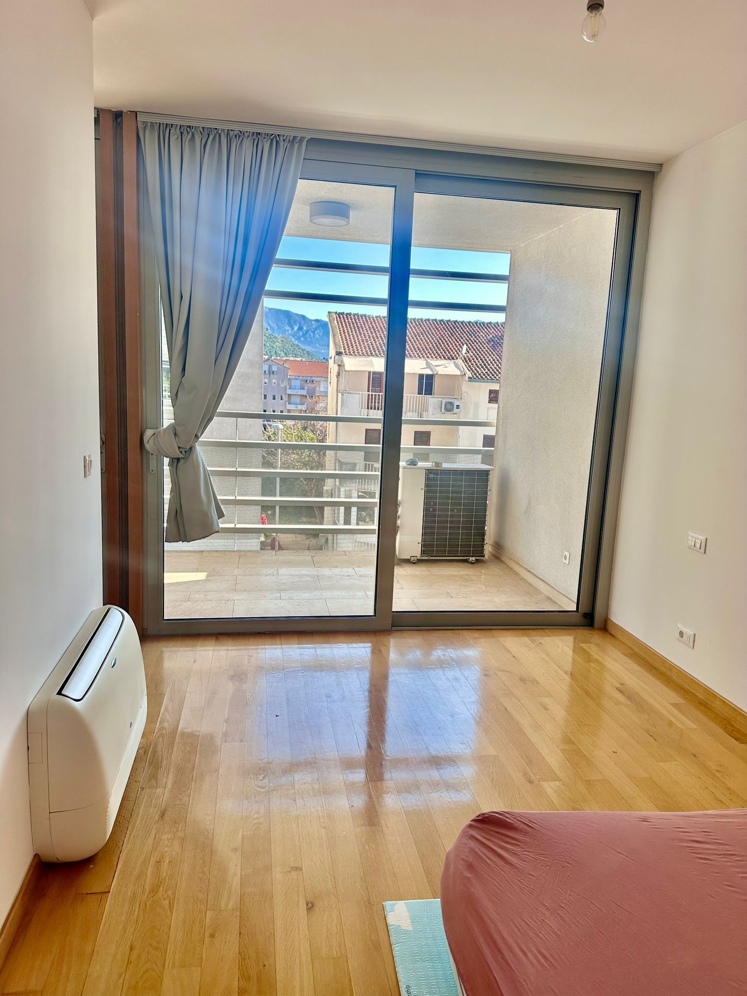 Moderno opremljen dvosoban stan od 85m² u Budvi,Rozino - Amfora Real Estate