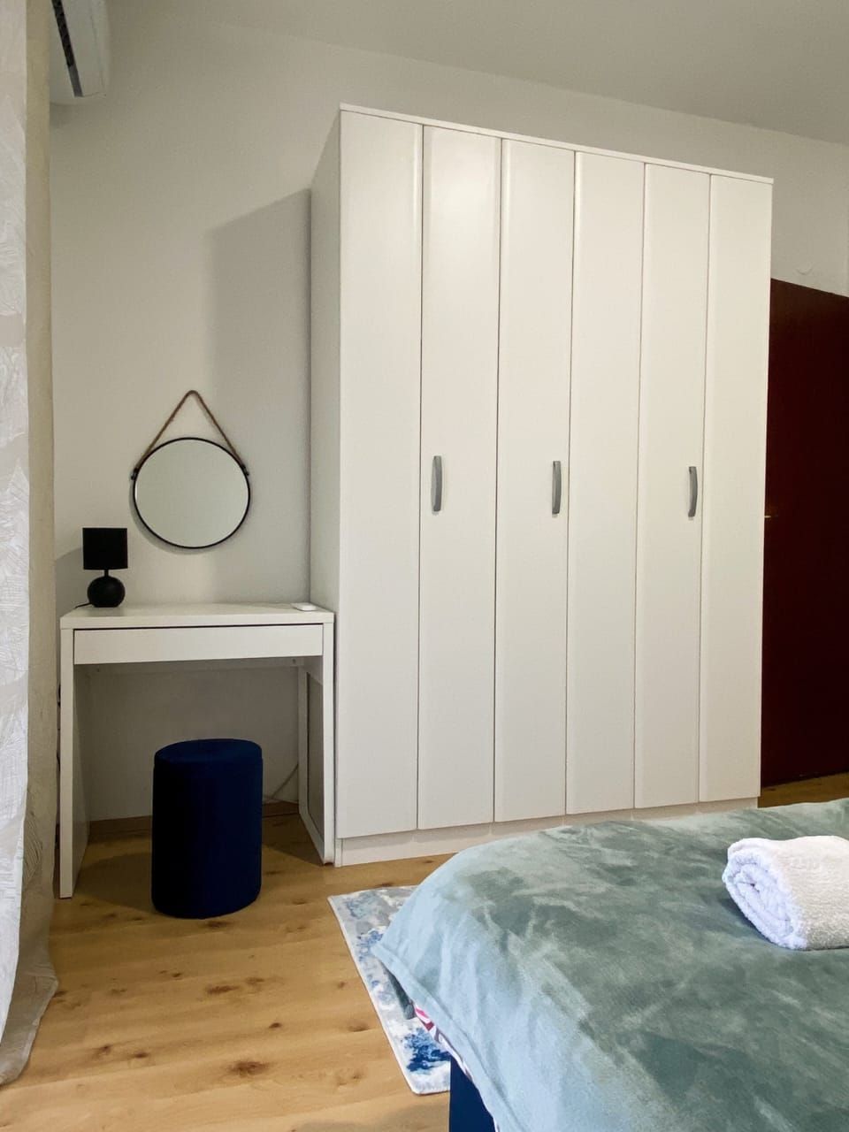 Trosoban namesten stan sa pogledom na more i grad ,Budva-Dubovica (NA DUZI PERIOD) - Amfora Real Estate