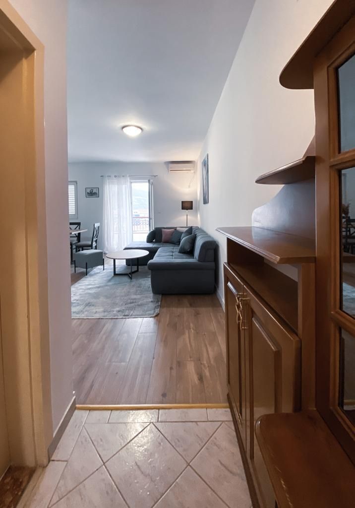 Trosoban namesten stan sa pogledom na more i grad ,Budva-Dubovica (NA DUZI PERIOD) - Amfora Real Estate