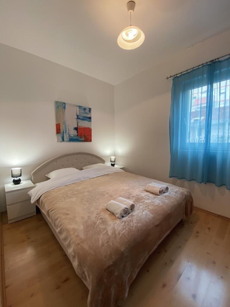 Trosoban namesten stan sa pogledom na more i grad ,Budva-Dubovica (NA DUZI PERIOD) - Amfora Real Estate