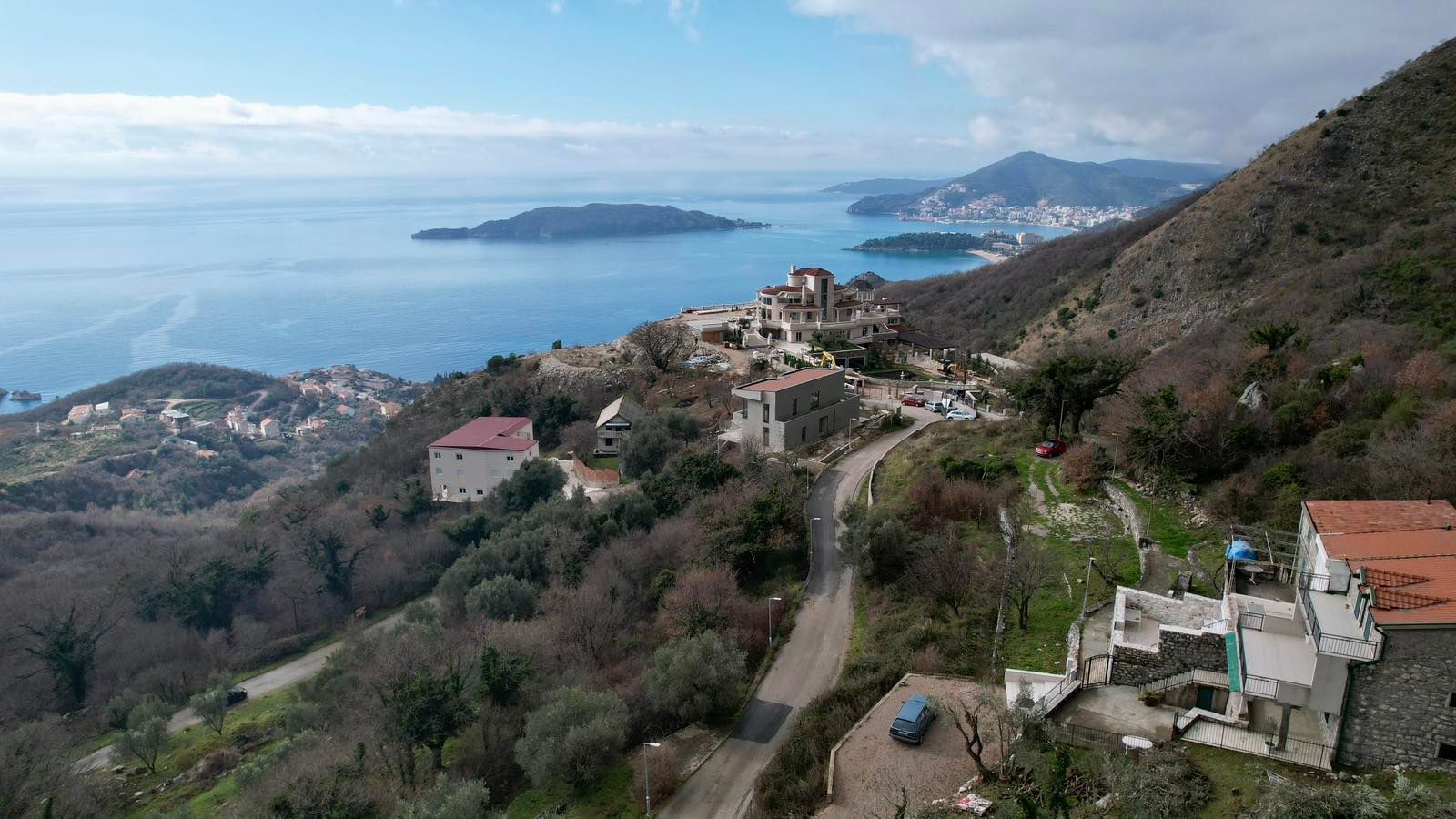 amforaproperty.com/Urbanizovan plac 590m2 sa pogledom na more-Kuljace,Budva