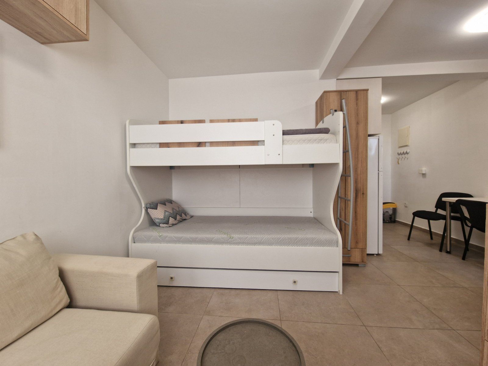 Opremljena garsonjera  31m2 na atraktivnoj lokaciji u Budvi (na period do 01.07.2026) - Amfora Real Estate