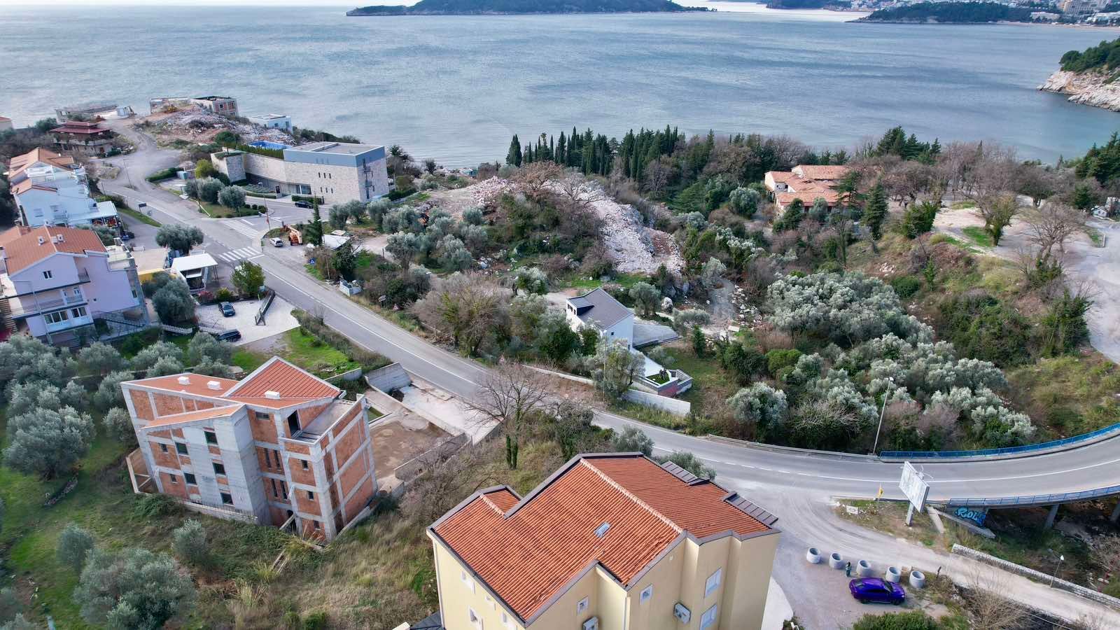 amforaproperty.com/Urbanizovan plac 808 m² sa pogledom na more -Kamenovo,Budva
