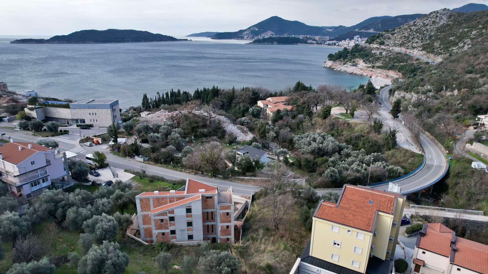 amforaproperty.com/Urbanizovan plac 808 m² sa pogledom na more -Kamenovo,Budva