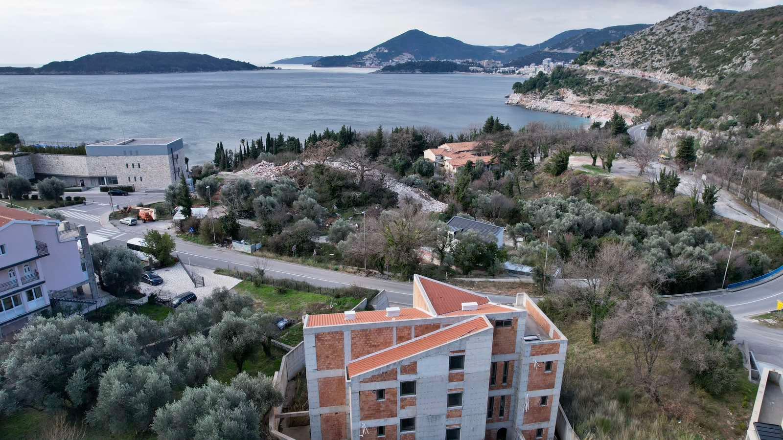amforaproperty.com/Urbanizovan plac 808 m² sa pogledom na more -Kamenovo,Budva