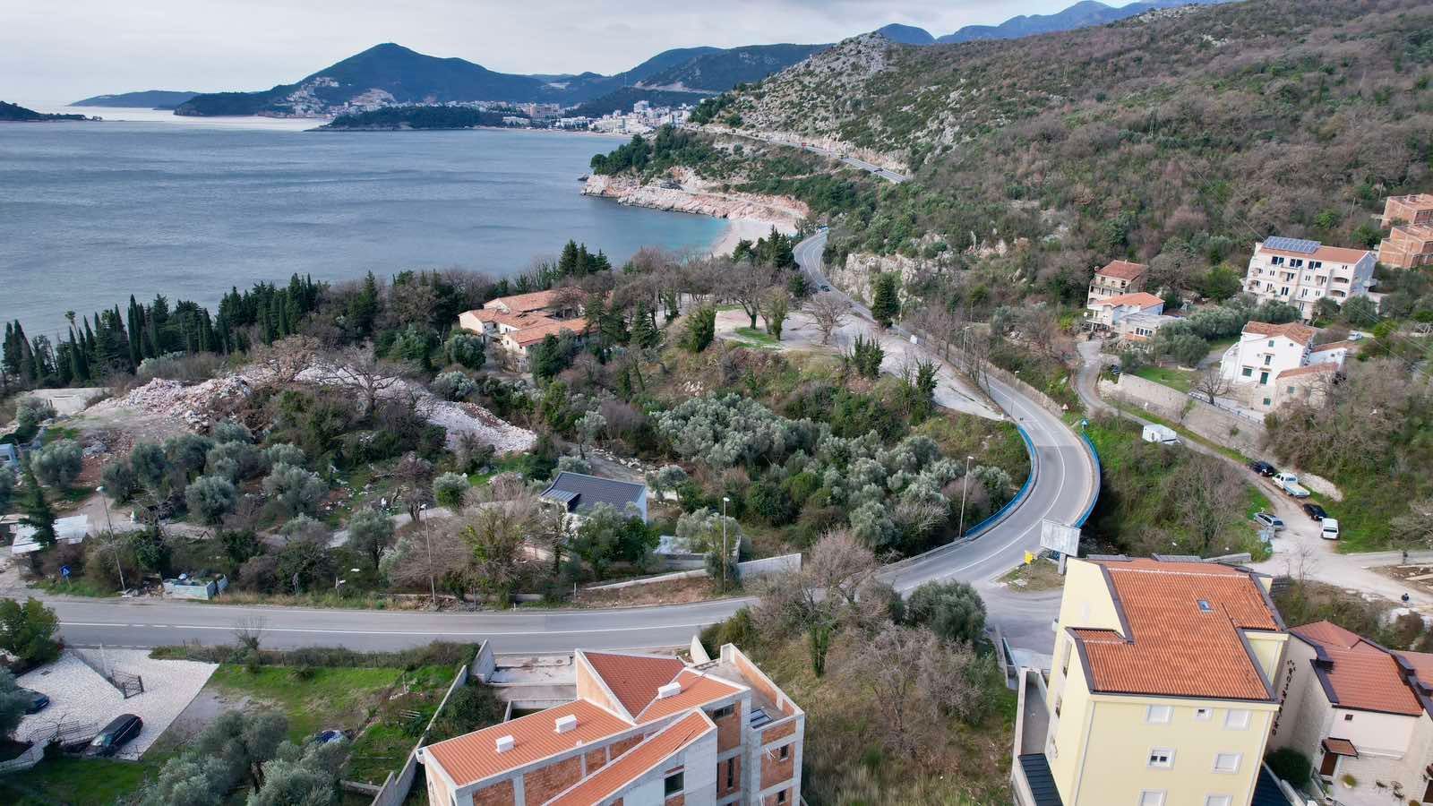 amforaproperty.com/Urbanizovan plac 808 m² sa pogledom na more -Kamenovo,Budva