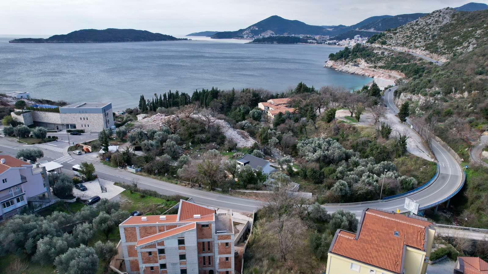 amforaproperty.com/Urbanizovan plac 808 m² sa pogledom na more -Kamenovo,Budva