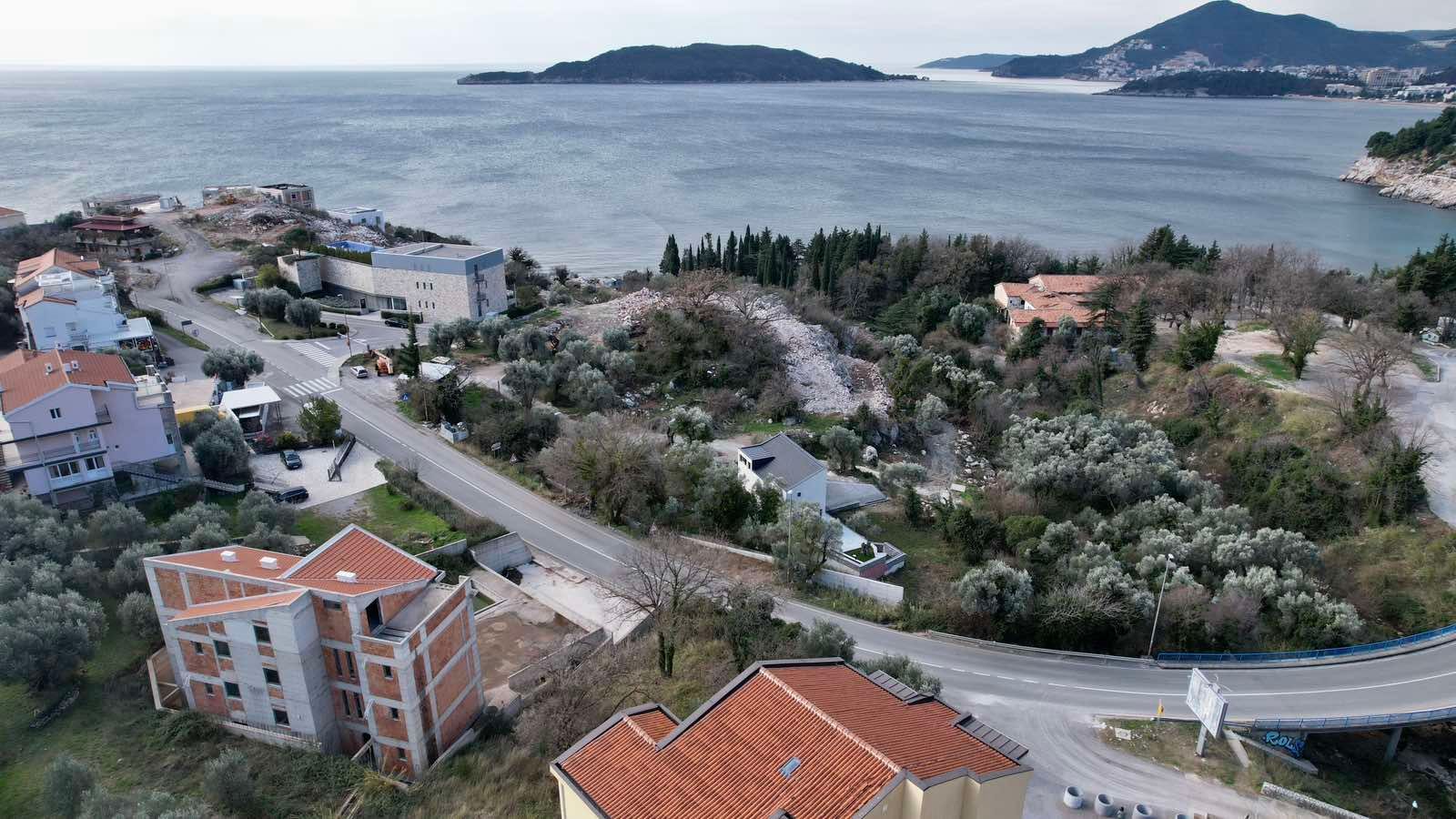 amforaproperty.com/Urbanizovan plac 808 m² sa pogledom na more -Kamenovo,Budva