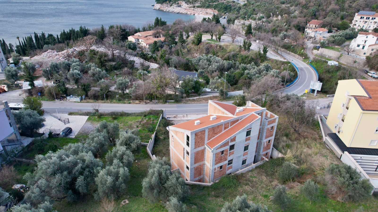 amforaproperty.com/Urbanizovan plac 808 m² sa pogledom na more -Kamenovo,Budva