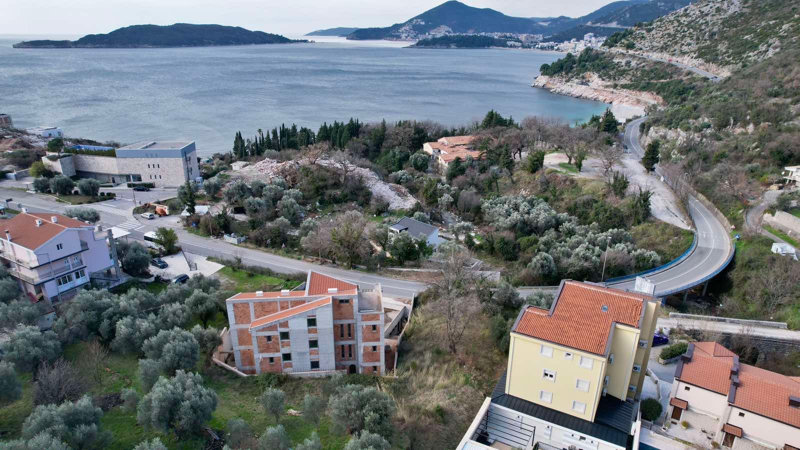 amforaproperty.com/Urbanizovan plac 808 m² sa pogledom na more -Kamenovo,Budva