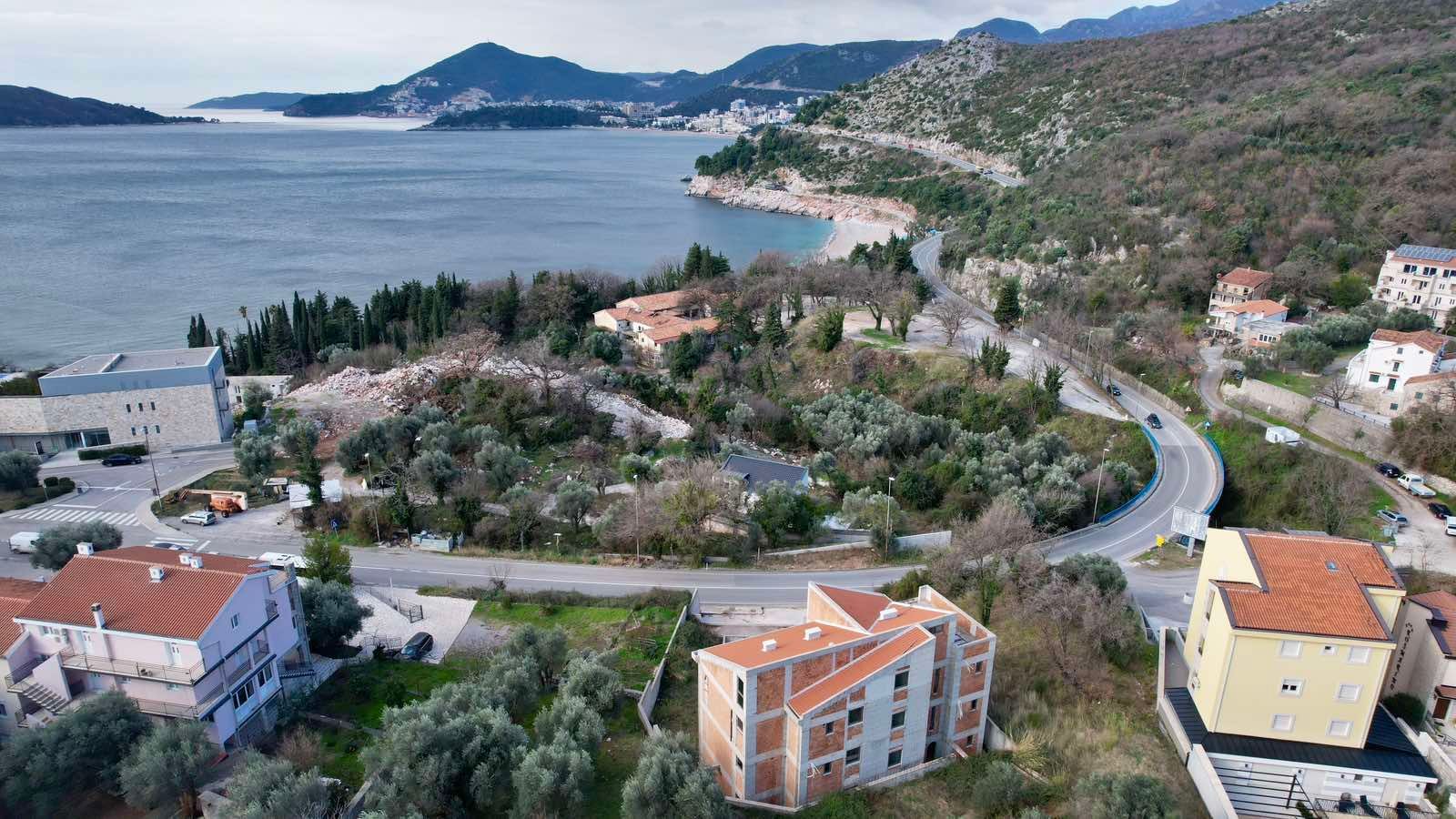 amforaproperty.com/Urbanizovan plac 808 m² sa pogledom na more -Kamenovo,Budva