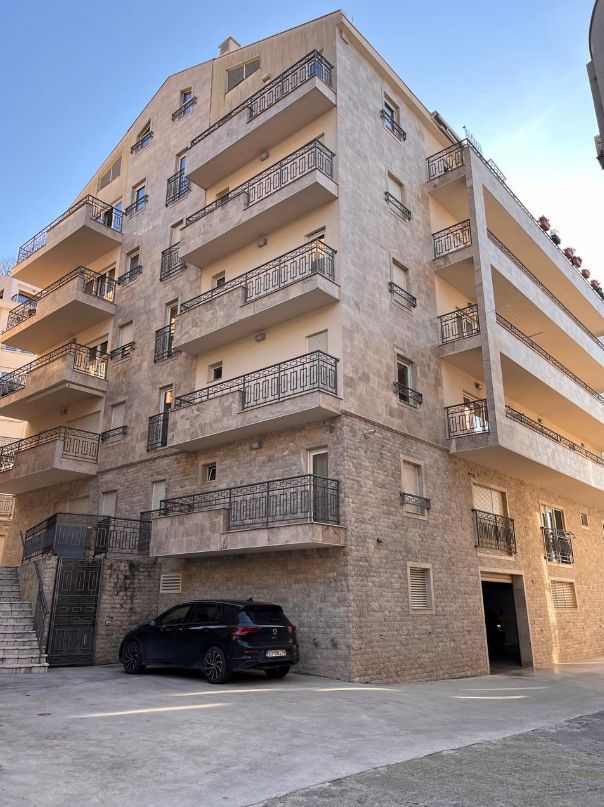 amforaproperty.com/Przno-Luksuzan jednosoban stan 74m2 sa parking mestom