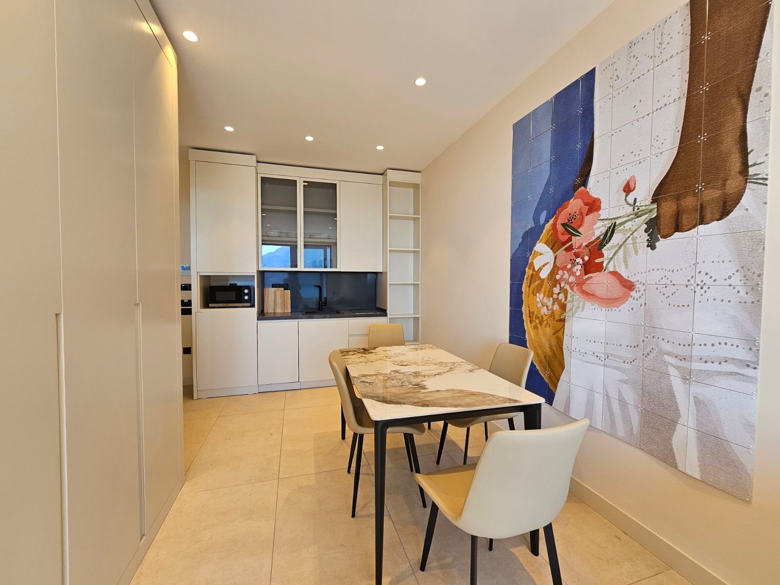 amforaproperty.com/Luksuzan jednosoban stan 51m² na prvoj liniji u Bečićima – Pogled na more