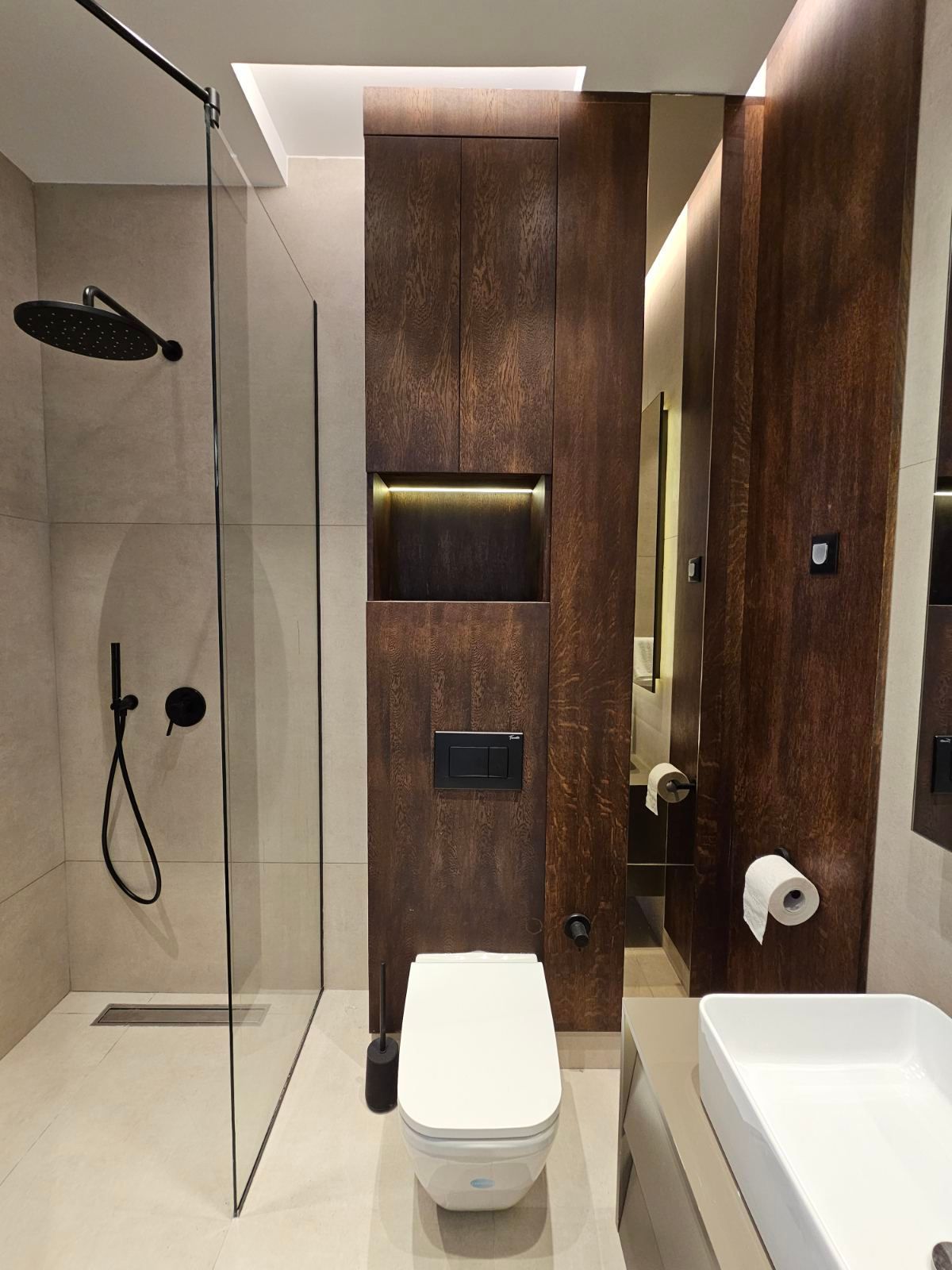 amforaproperty.com/Luksuzan jednosoban stan 51m² na prvoj liniji u Bečićima – Pogled na more