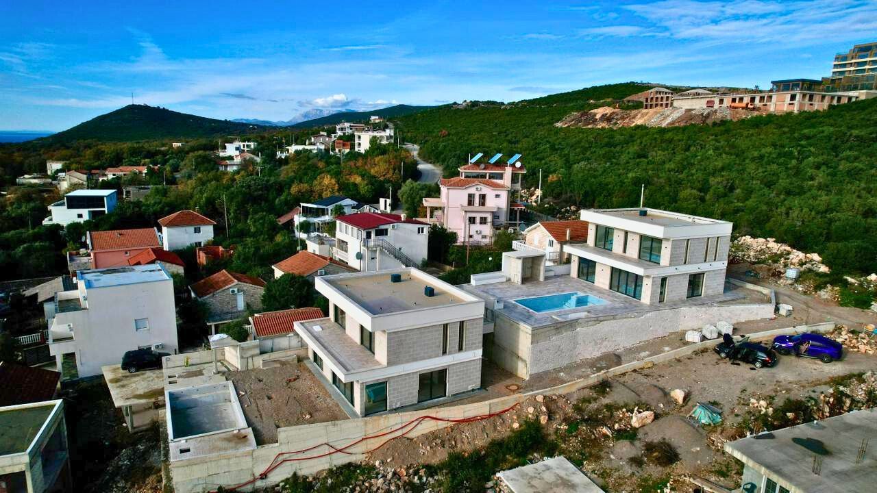 Luksuzna vila od 250 m² sa bazenom i panoramskim pogledom na more – Krimovica, Kotor - Amfora Real Estate