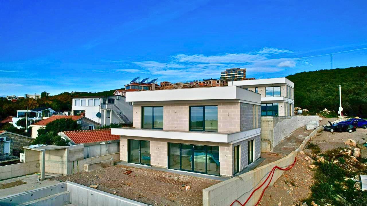 Luksuzna vila od 250 m² sa bazenom i panoramskim pogledom na more – Krimovica, Kotor - Amfora Real Estate